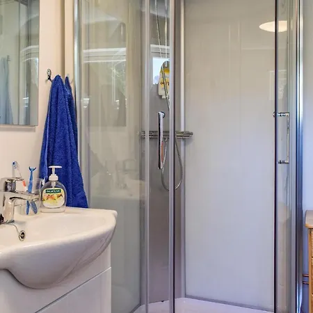 Amazing In W/ 2 Bedrooms Tatil Evi Bodø