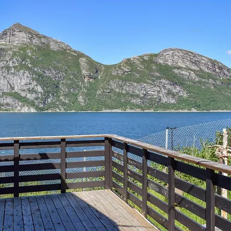 Amazing In W/ 2 Bedrooms *